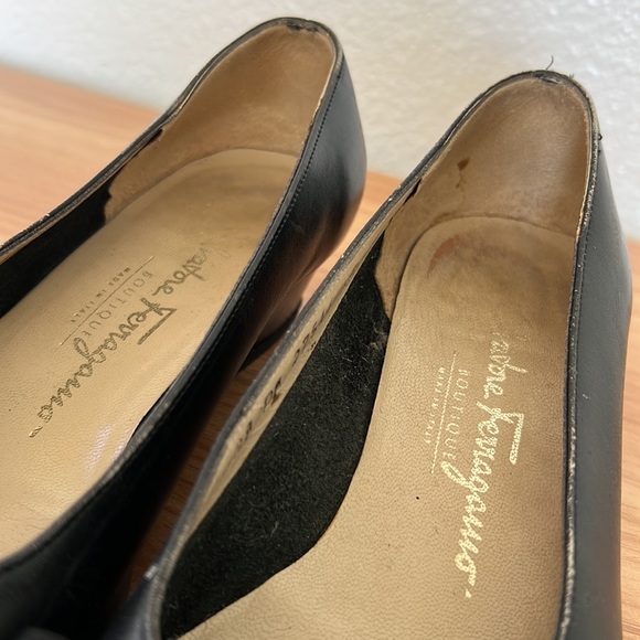 Salvatore Ferragamo Vara Pump Black Leather Made In Italy Vintage Brand New Sole - Picture 10 of 12